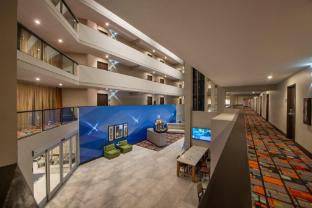 holiday inn express and suites san antonio medical six flags