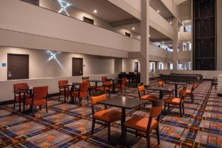 holiday inn express and suites san antonio medical six flags