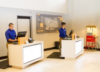 Holiday Inn Express & Suites San Antonio Medical-Six Flags,Oakland Estates>>Bexar County,2.5 star
