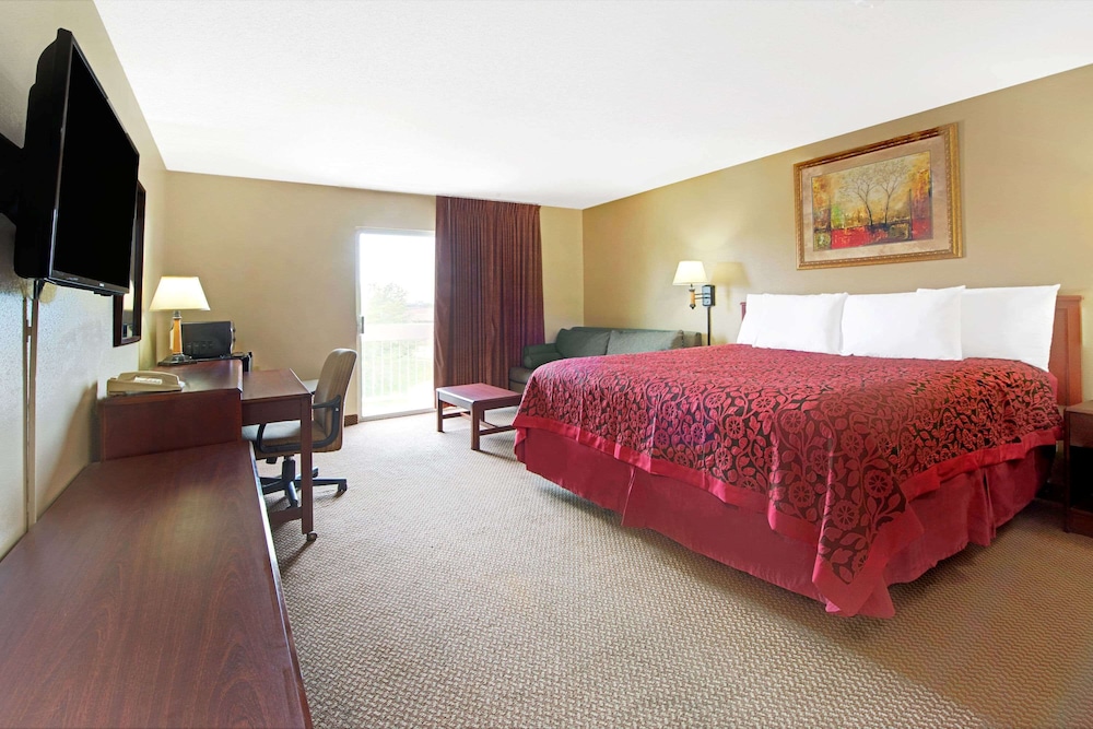 days inn and suites by wyndham st louis westport plaza