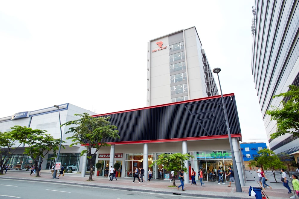red planet manila aseana city