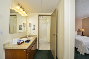 red ledges inn