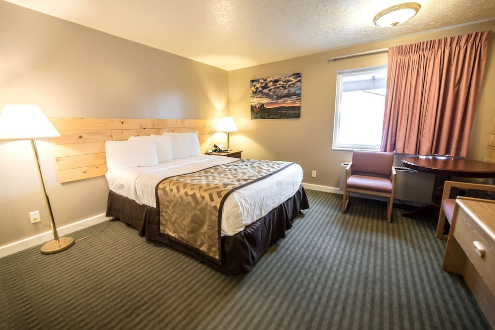 red ledges inn