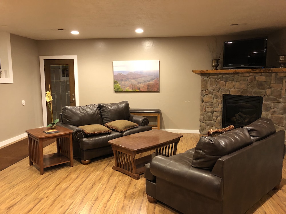 red ledges inn