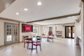 Red Roof Inn Plus+ Dallas - Addison,Near Addison Circle Park,2 star