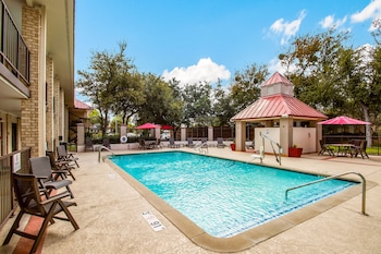 Red Roof Inn Plus+ Dallas - Addison,Near Addison Circle Park,2 star
