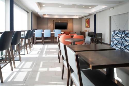 holiday inn express and suites little rock west by ihg