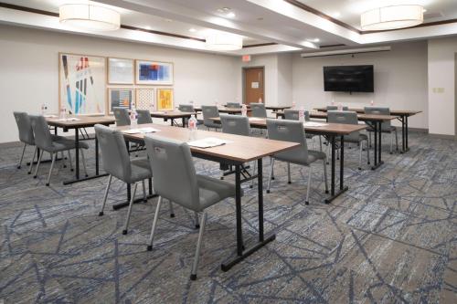holiday inn express and suites little rock west by ihg
