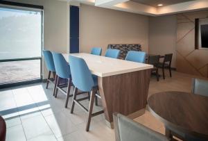 holiday inn express and suites little rock west by ihg