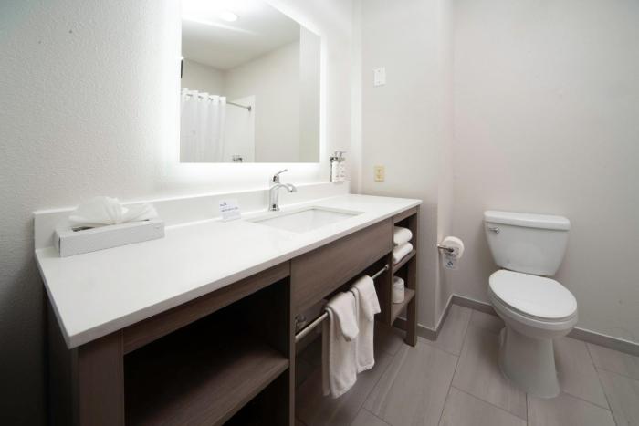 holiday inn express and suites little rock west by ihg