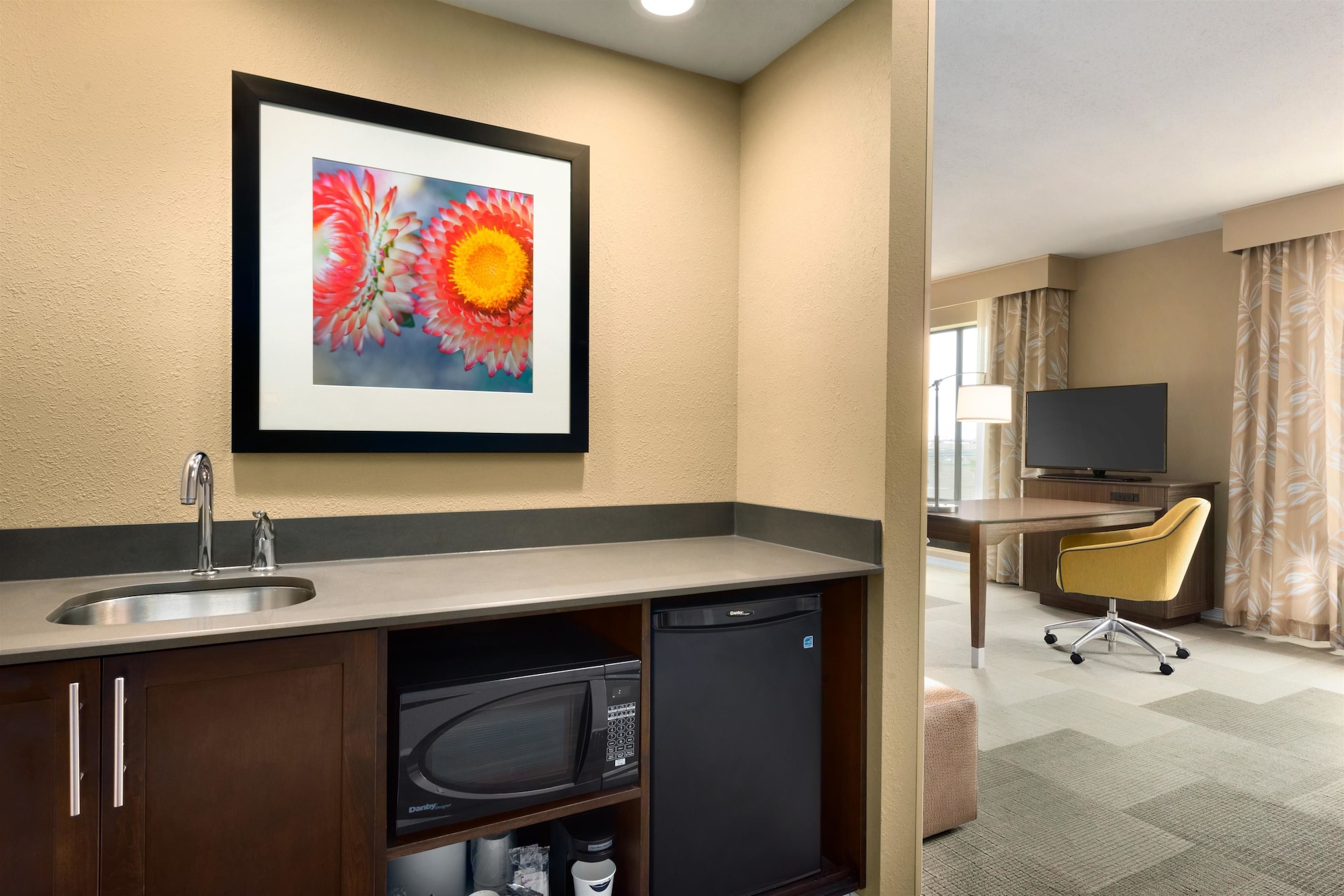 hampton inn and suites monroe