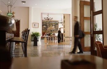 the racquet club hotel