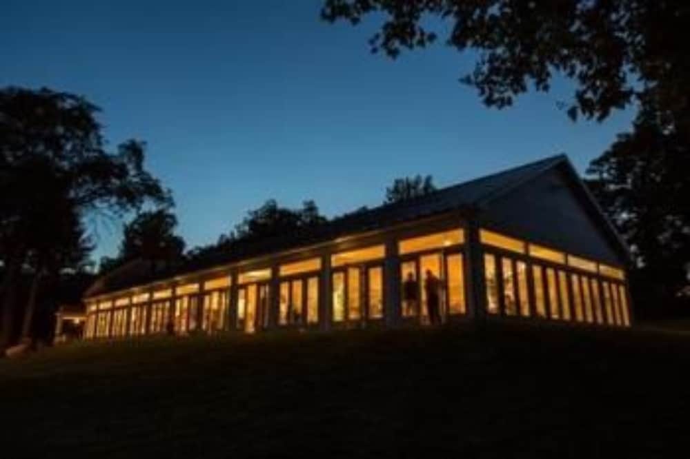 stocks manor bed and breakfast