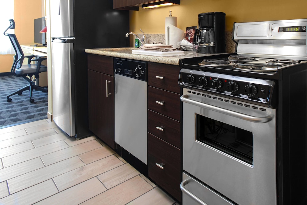 towneplace suites bakersfield west