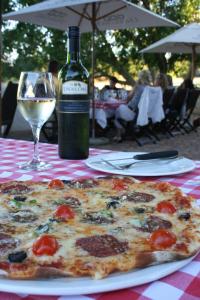 under oaks guesthouse