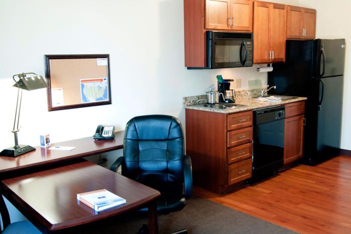candlewood suites salina by ihg