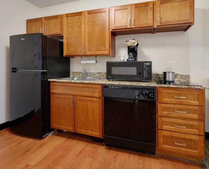 candlewood suites salina by ihg