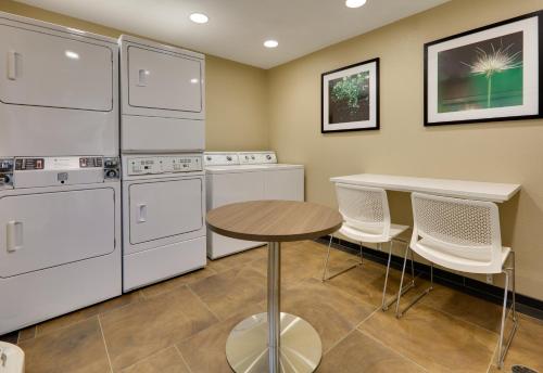 candlewood suites salina by ihg