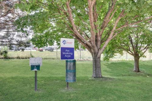candlewood suites salina by ihg