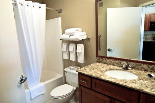 candlewood suites salina by ihg