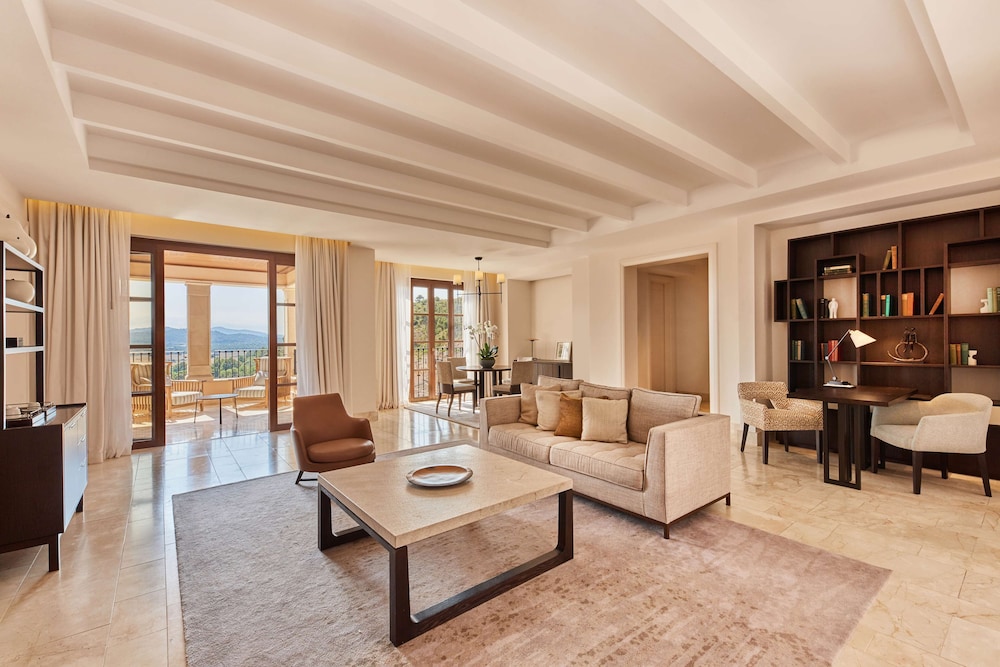 cap vermell grand hotel