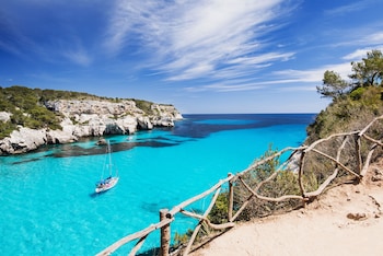cap vermell grand hotel