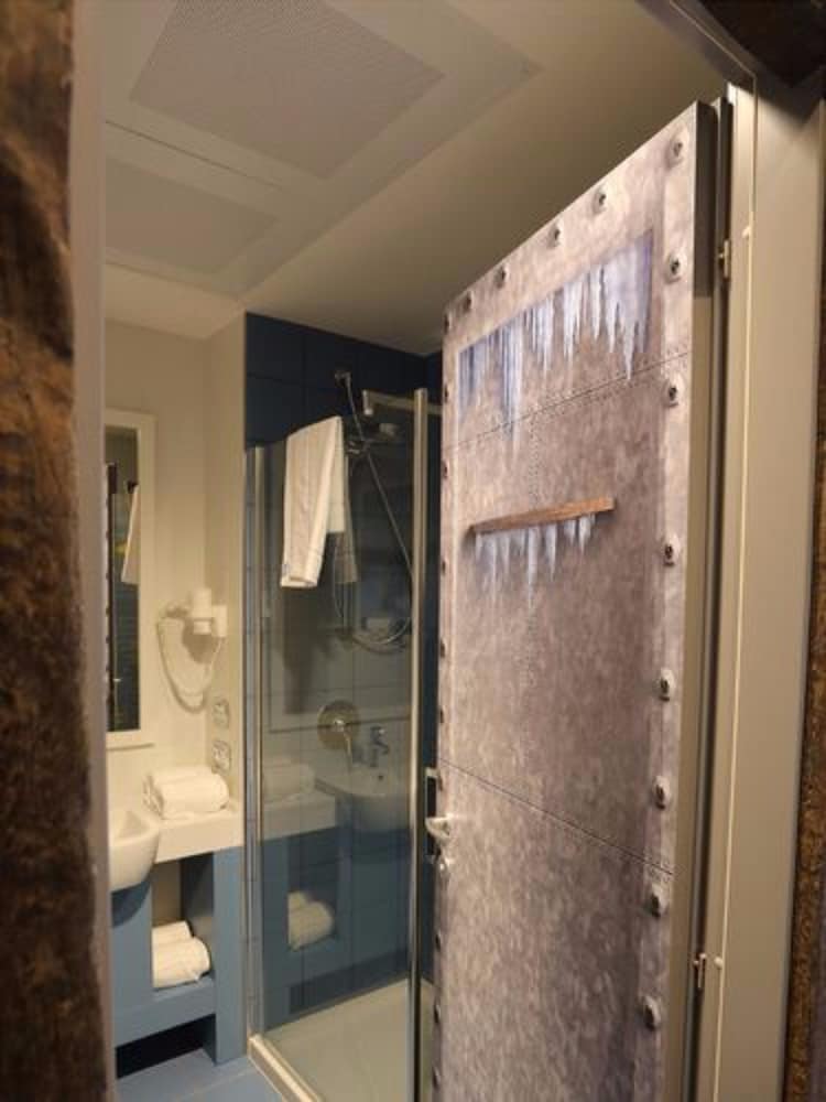 gardaland adventure hotel