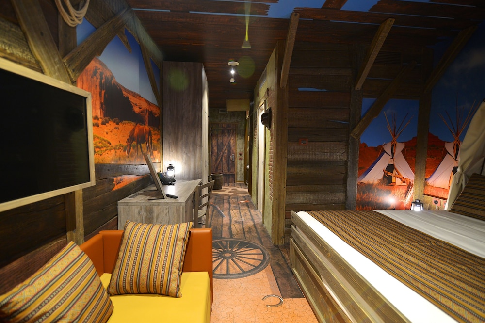 gardaland adventure hotel