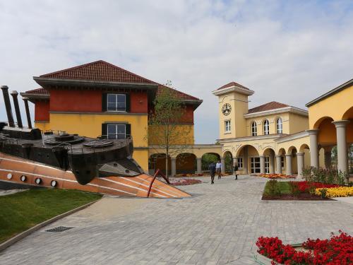 gardaland adventure hotel