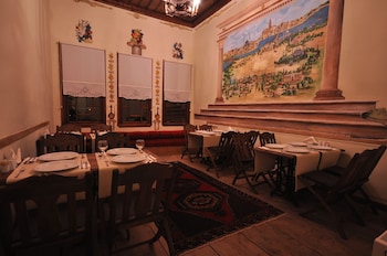 has cave konak