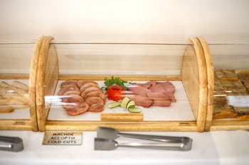 Ambassador Hotel,Dom Druzhby>>Bishkek,4 star