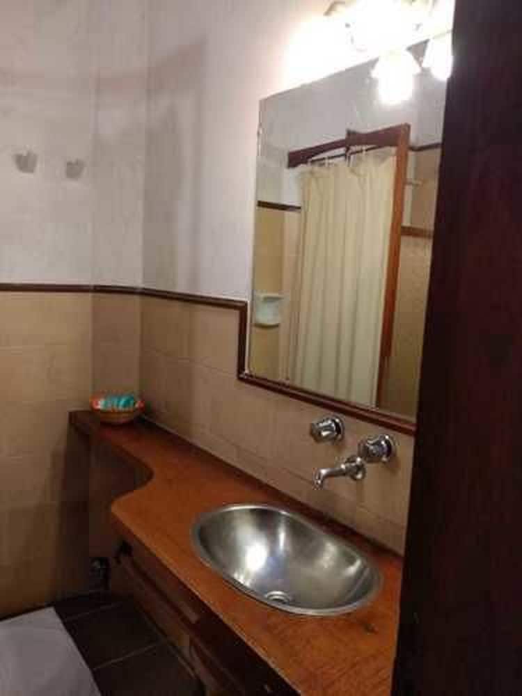 hotel cabanas del parque