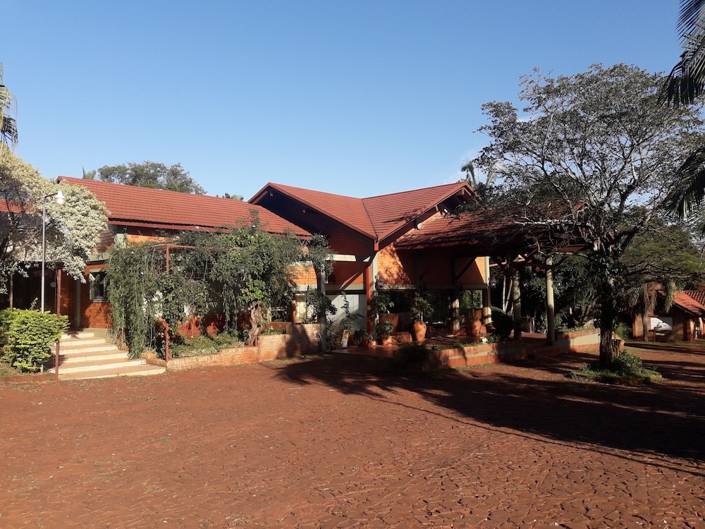 hotel cabanas del parque