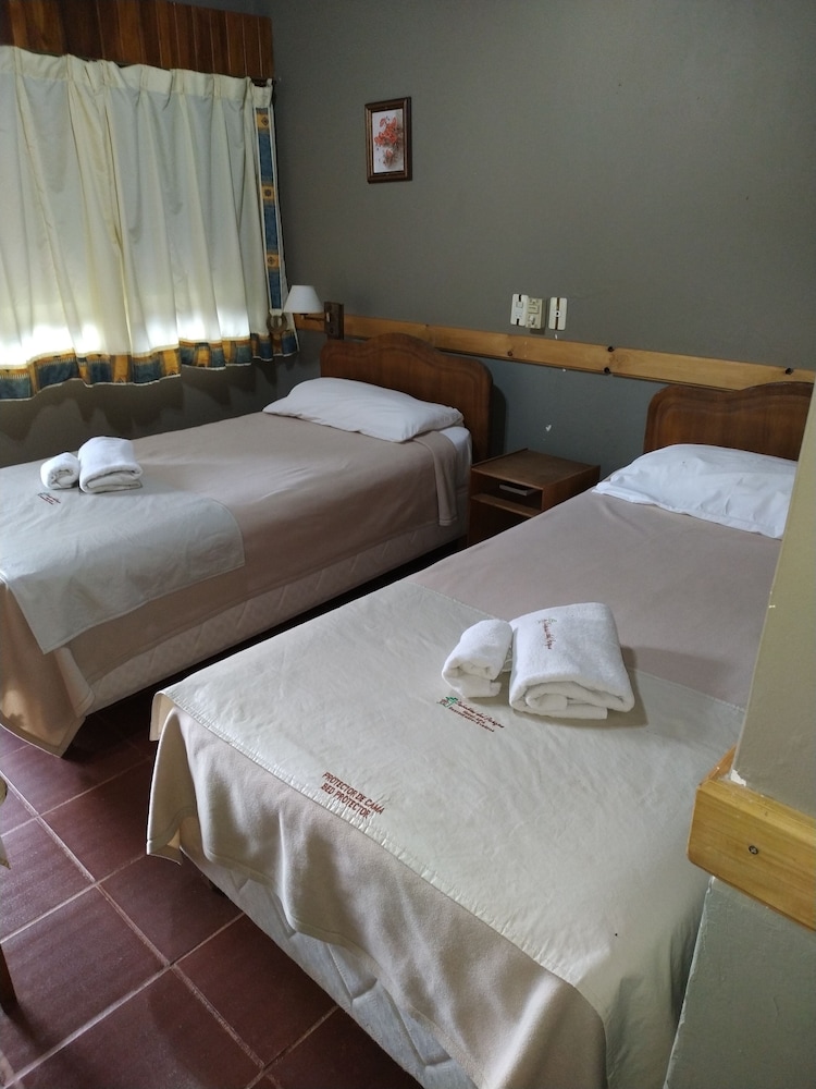 hotel cabanas del parque