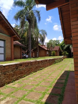 hotel cabanas del parque