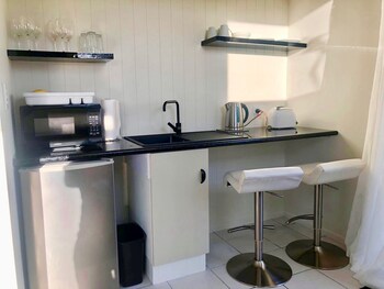 le chalet waiheke apartments