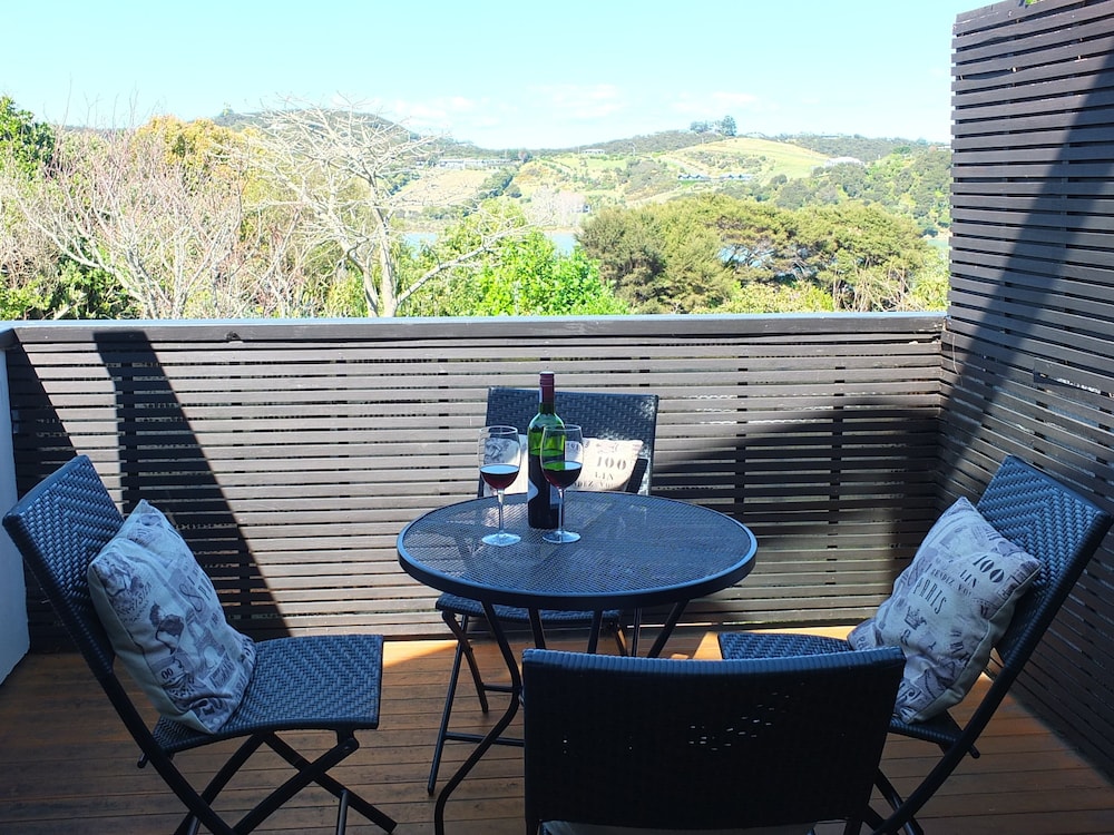le chalet waiheke apartments