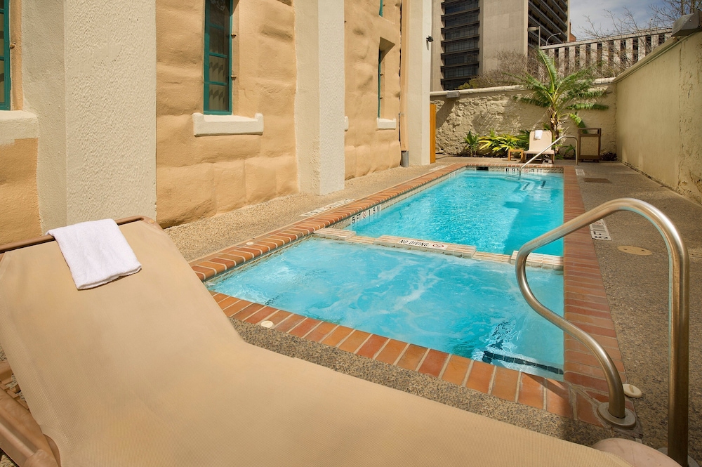 holiday inn express san antonio n riverwalk area by ihg