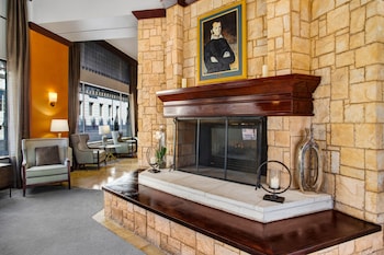 The Emily Morgan San Antonio - A Doubletree By Hilton,Downtown San Antonio>>Bexar County,4 star