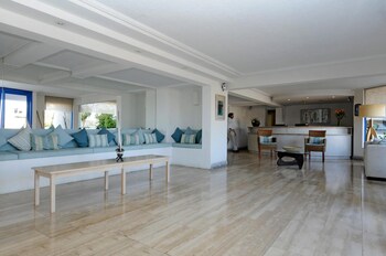 mr mar suites