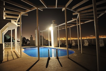 mr mar suites