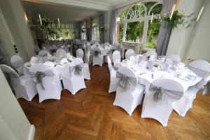 logis hotel and restaurant le manoir de gavrelle