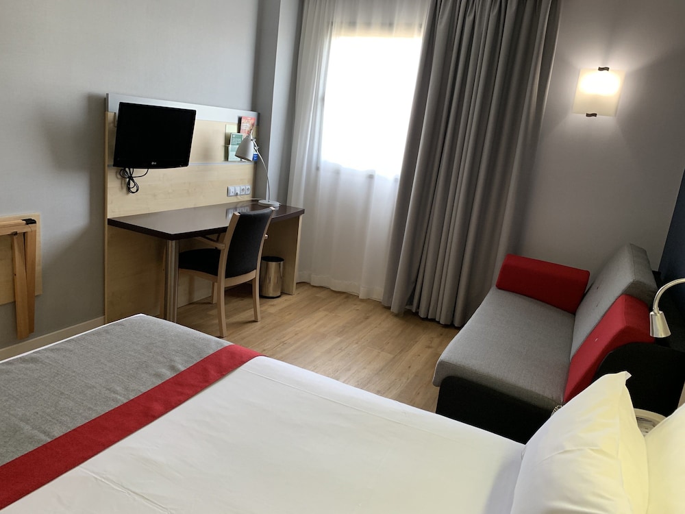 holiday inn express vitoria by ihg