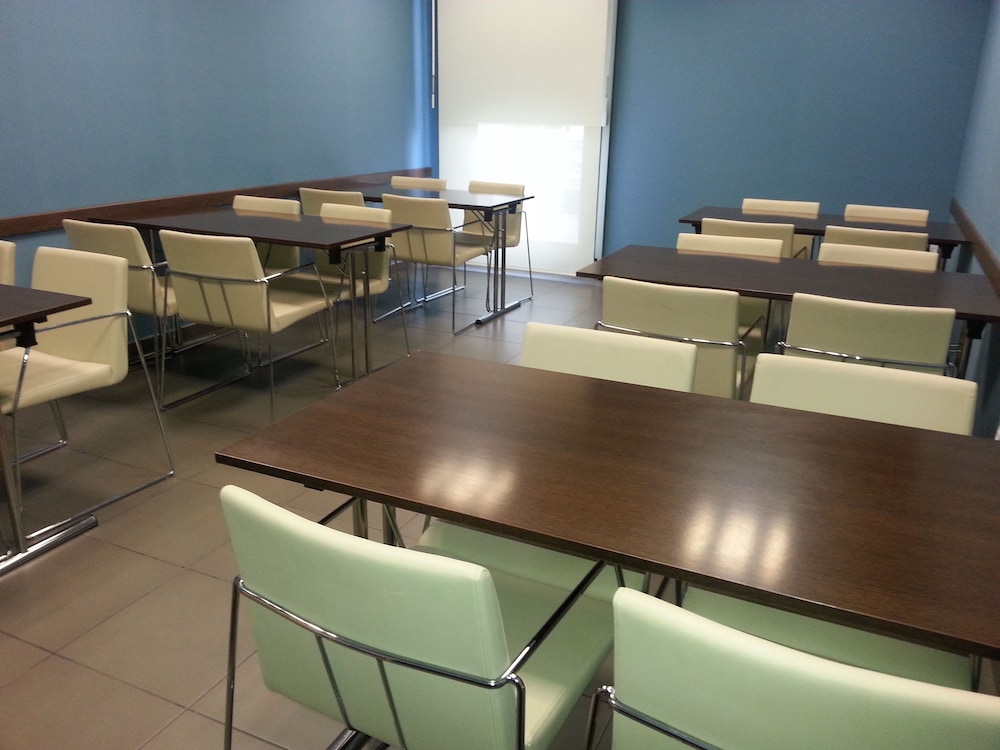 holiday inn express vitoria by ihg