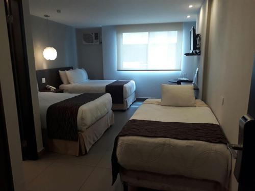 hotel ojos del rio