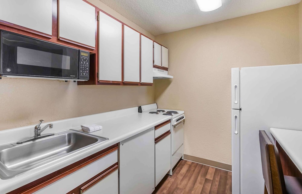 extended stay america suites des moines west des moines