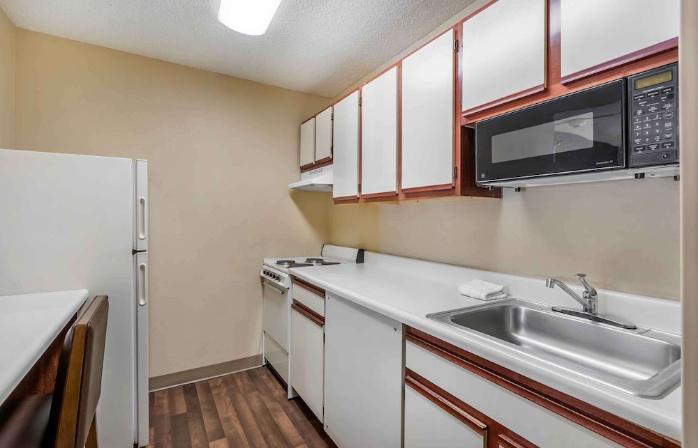 extended stay america suites des moines west des moines