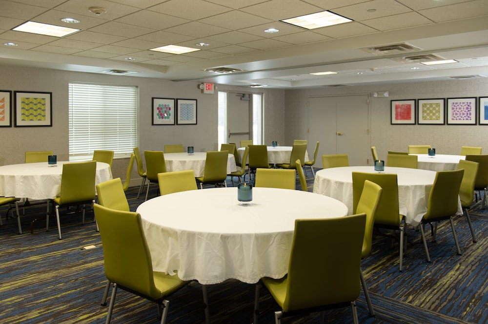 holiday inn express hotel and suites wausau by ihg
