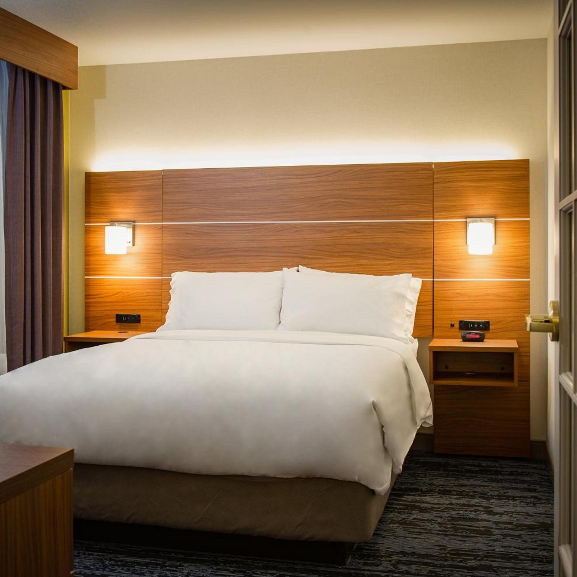 holiday inn express hotel and suites wausau by ihg