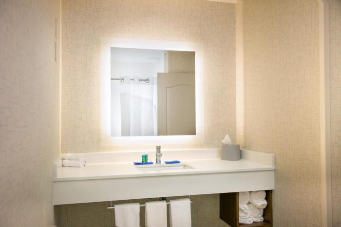 holiday inn express hotel and suites wausau by ihg